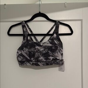 NWT lululemon energy bra